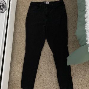 Black skinny jeans